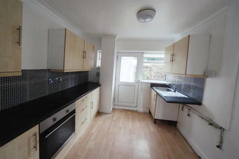2 bedroom end of terrace house for sale, Gower Road, Hull