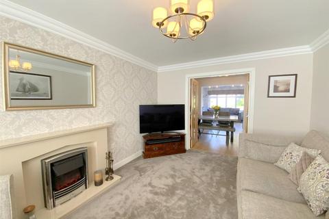 4 bedroom detached house for sale, Cotswold Close, Cleethorpes