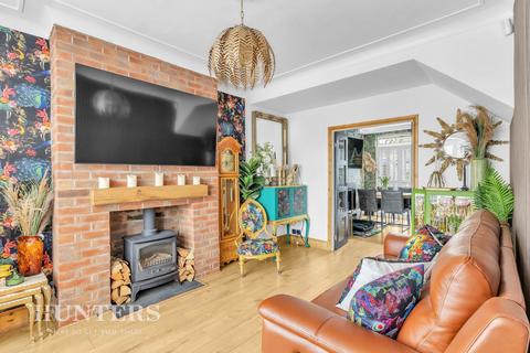 60 Lyndhurst Road, Oldham, OL8 4JG