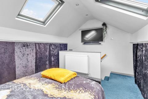 60 Lyndhurst Road, Oldham, OL8 4JG