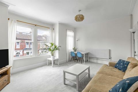 1 bedroom flat to rent, Wymond Street, London