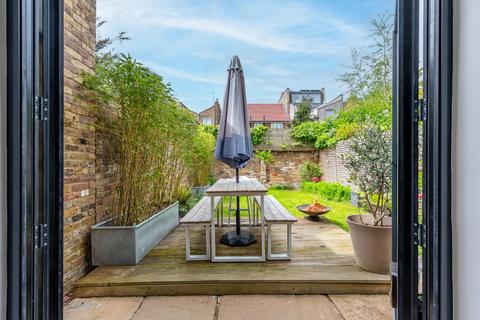 3 bedroom terraced house for sale, Chesholm Road, London, N16