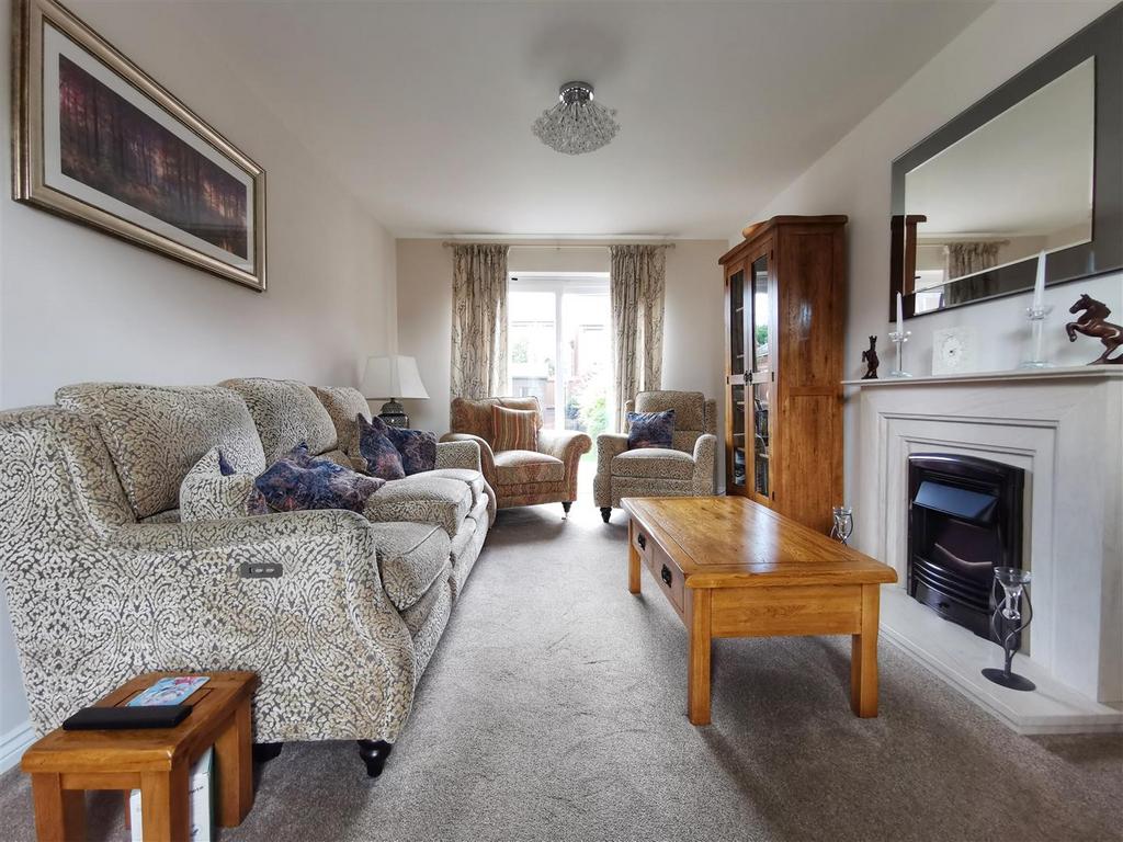 Orwell Road, Hilton, Derby 3 bed semidetached house for sale £225,000