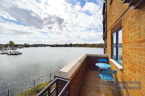 2 bedroom flat to rent, Riverdene Place, Southampton