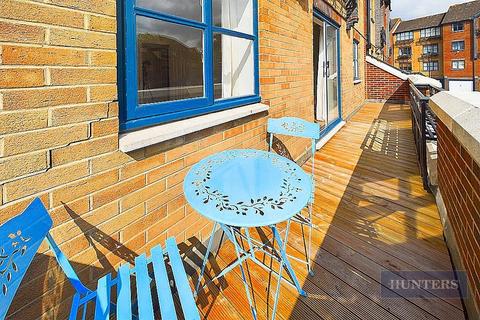 2 bedroom flat to rent, Riverdene Place, Southampton