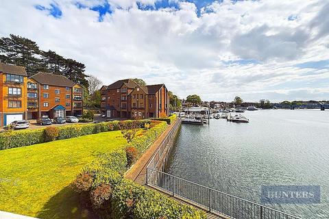 2 bedroom flat to rent, Riverdene Place, Southampton