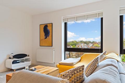 2 bedroom flat to rent, Alexandra Terrace, Guildford