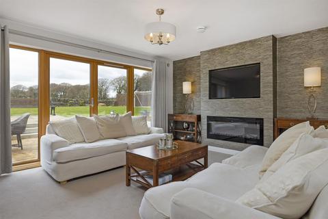 4 Waterfall Meadows, Cleghorn, Lanark, ML11 7TF