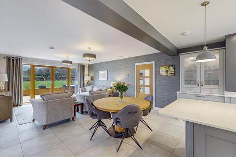 4 Waterfall Meadows, Cleghorn, Lanark, ML11 7TF