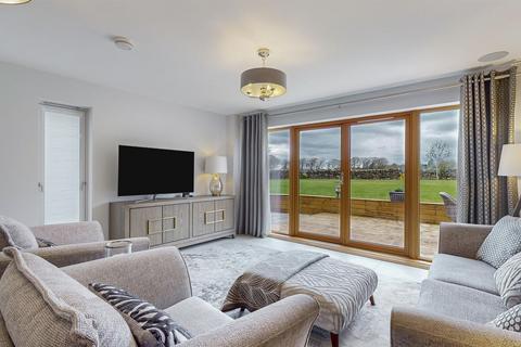 4 Waterfall Meadows, Cleghorn, Lanark, ML11 7TF