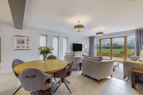 4 Waterfall Meadows, Cleghorn, Lanark, ML11 7TF