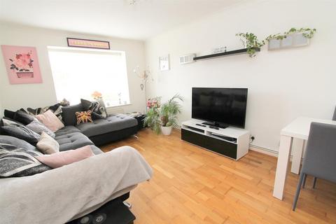 1 bedroom apartment for sale, Station Approach, Sutton SM2