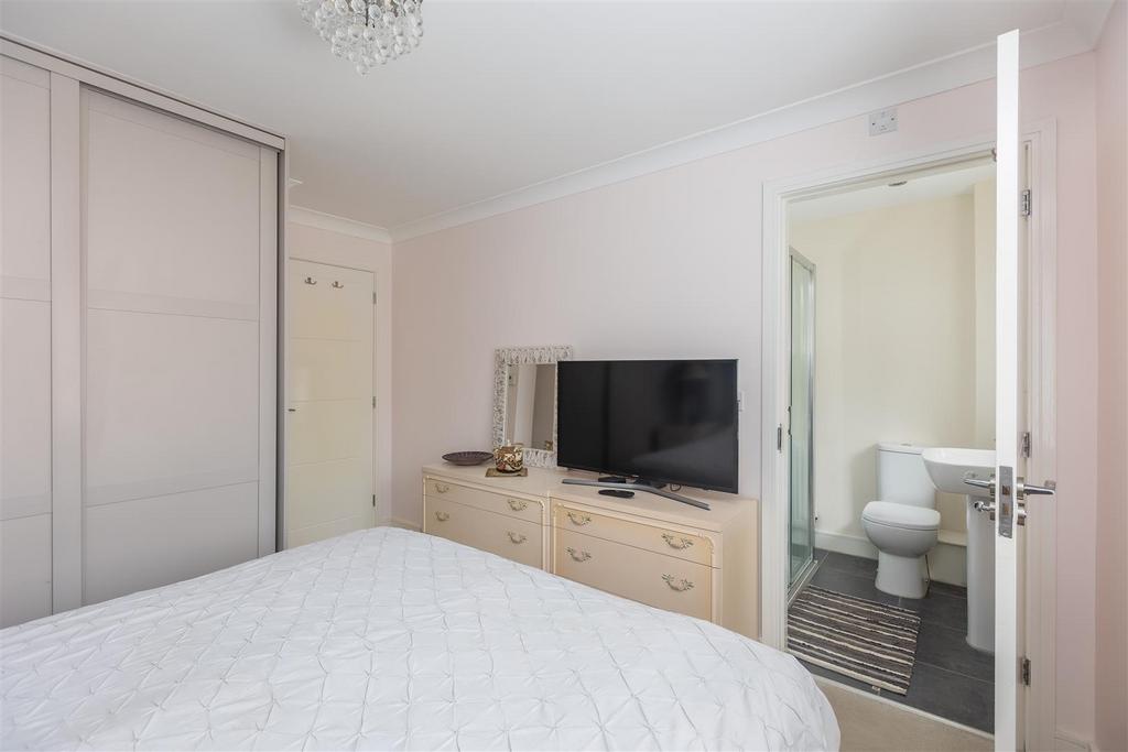 Michaelmas Road 10 Bedroom 1-1.jpg