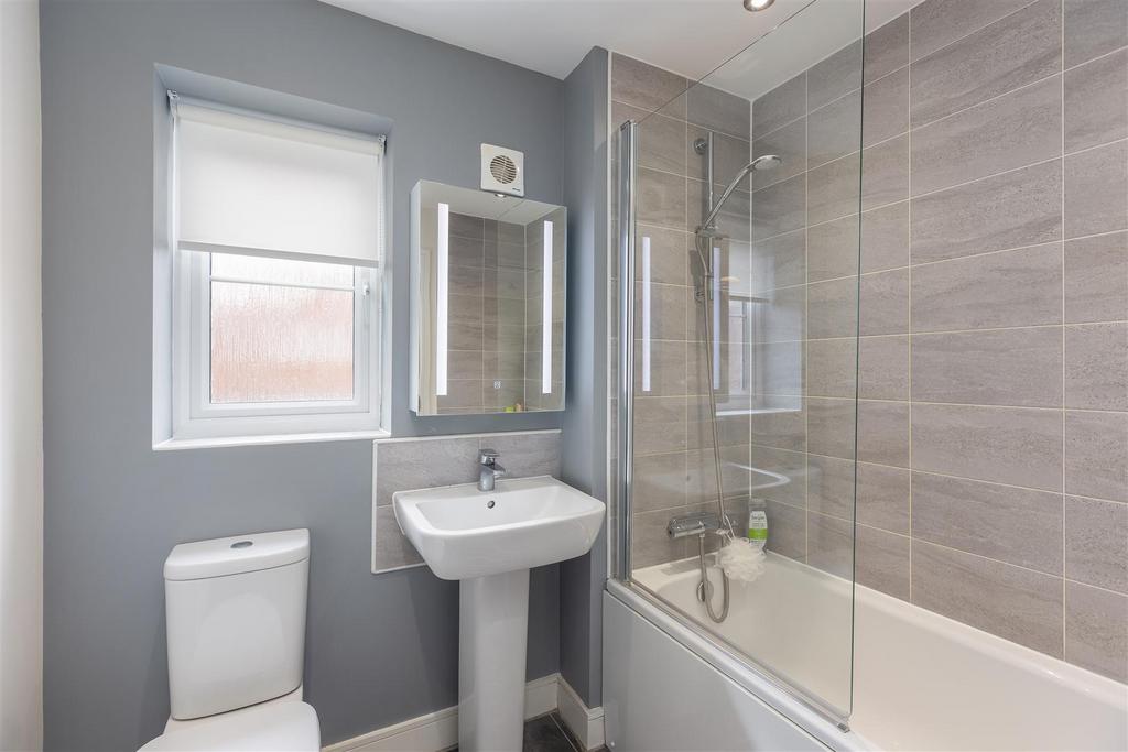 Michaelmas Road 10 Bathroom.jpg