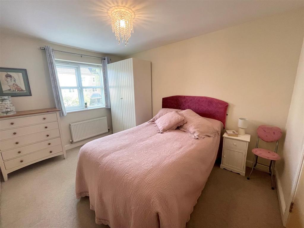 BEDROOM 1.jpg