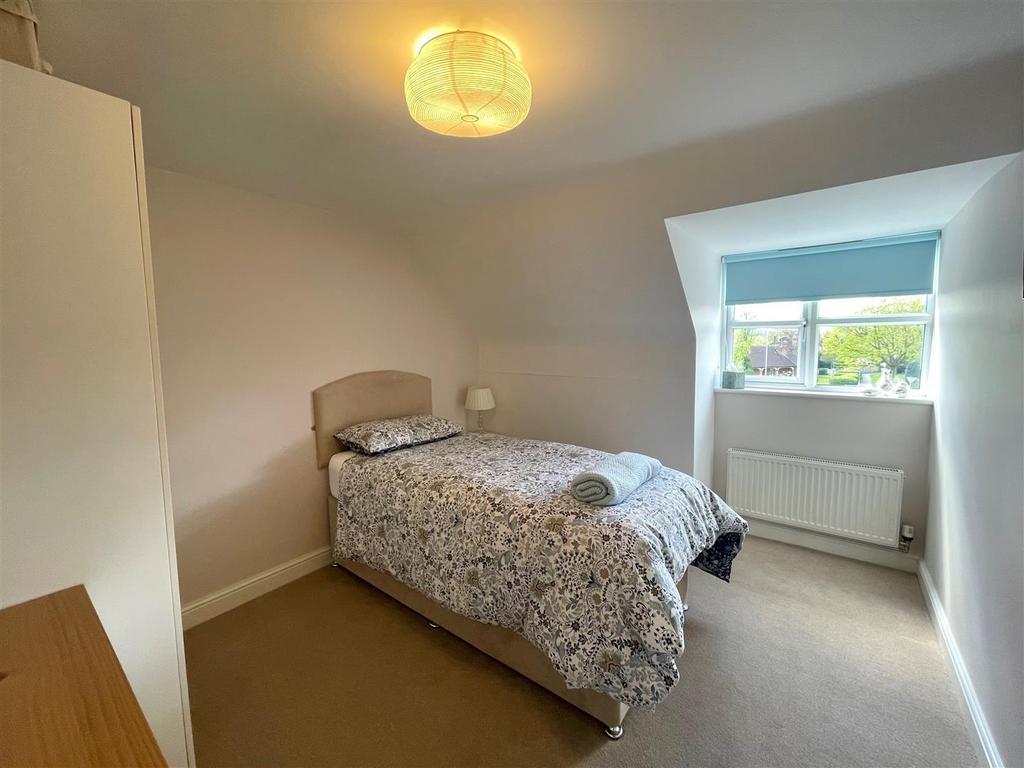 BED 3.jpg