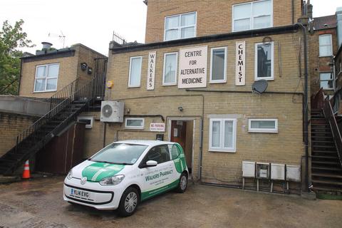 Shop to rent, 410 Green Lanes, Palmers Green, N13