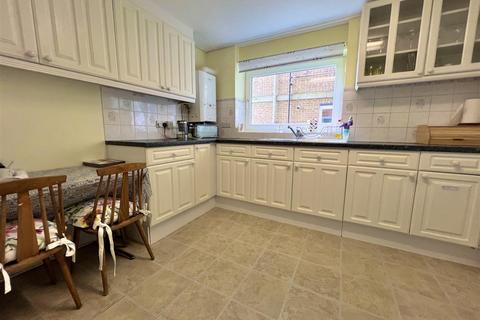 2 bedroom property for sale, Sutton Place, Bexhill-On-Sea TN40