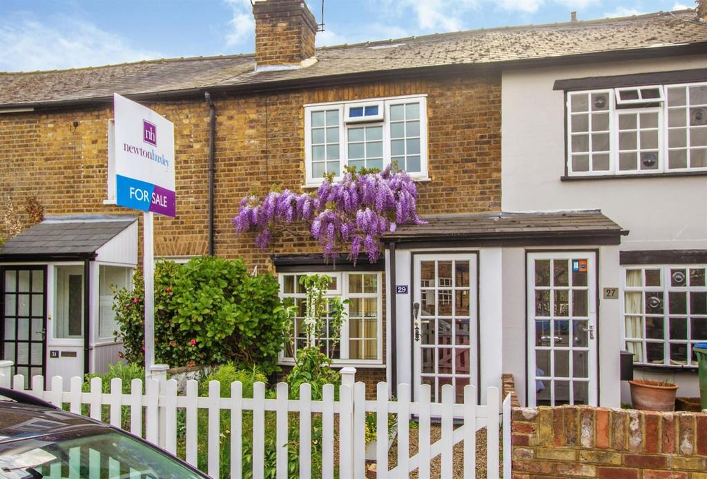 Dennis Road, East Molesey 2 bed house for sale £595,000