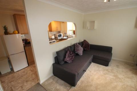 1 bedroom terraced house to rent, Hook RG27