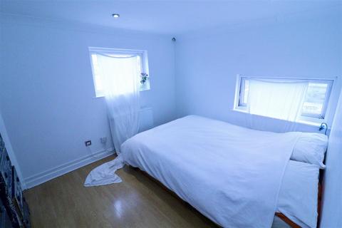 2 bedroom flat for sale, 1a Verrier House, Verrier Road, Bristol