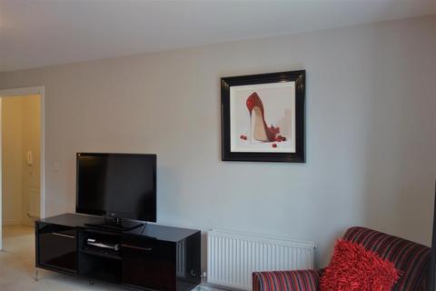 2 bedroom detached house to rent, Avery Court, Solihull B91