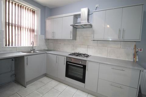 4 bedroom terraced house to rent, Stirling Street, Halifax