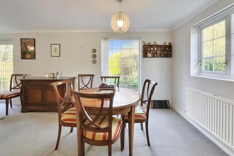3 bedroom end of terrace house for sale, Corinium Gate, Cirencester