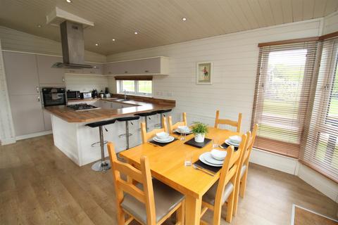 3 bedroom park home for sale, Warren Estate Lodges, Woodham Walter, Maldon