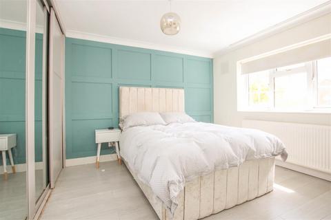 6 Saxon Close, Brentwood, CM13 2EU