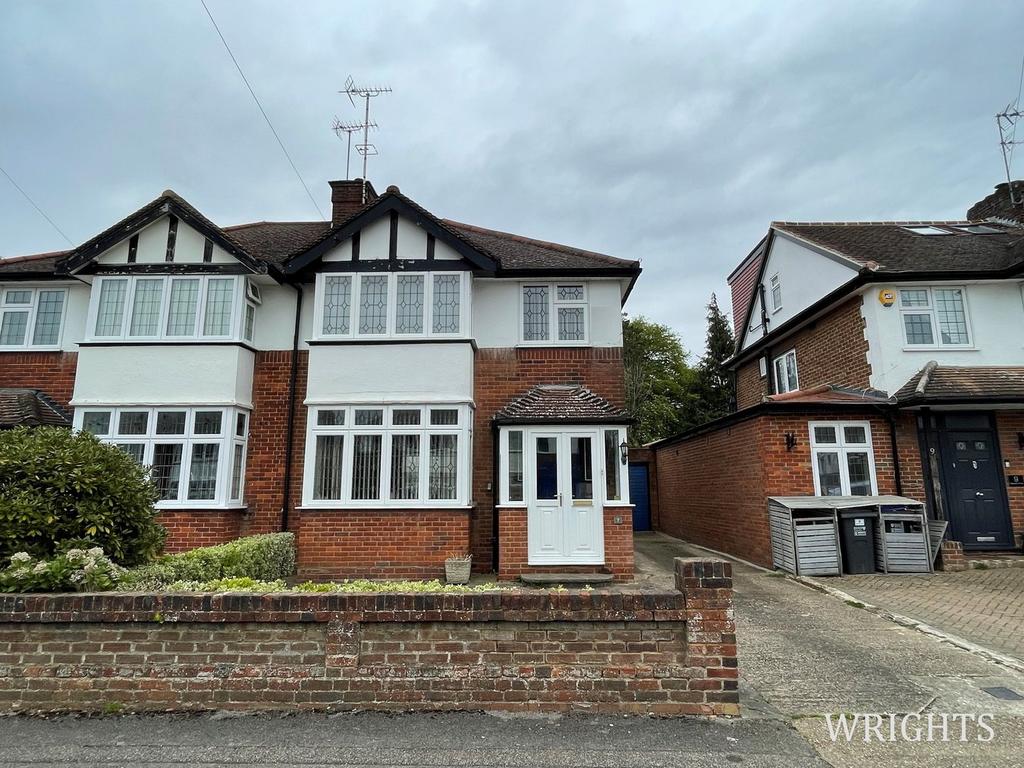 Selwyn Drive, Hatfield AL10 3 bed semidetached house for sale £597,500