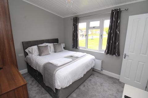3 bedroom park home for sale, Warren Estate Lodges, Woodham Walter, Maldon