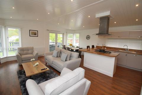 3 bedroom park home for sale, Warren Estate Lodges, Woodham Walter, Maldon