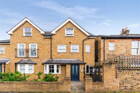 1 bedroom flat for sale, Russell Road, Wimbledon SW19
