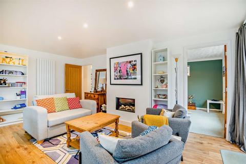 19 Berry Hill Crescent, Cirencester, GL7 2HF