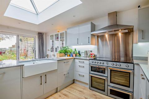 19 Berry Hill Crescent, Cirencester, GL7 2HF