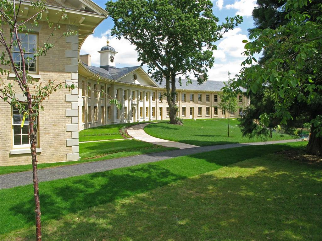 Quinlan Court 12 (Custom).jpg