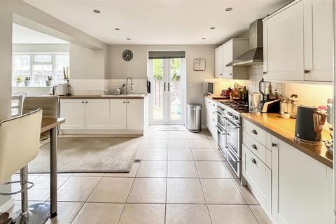 4 bedroom semi-detached house for sale, Berry Hill Crescent, Cirencester