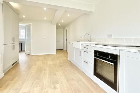 3 bedroom end of terrace house for sale, Coates