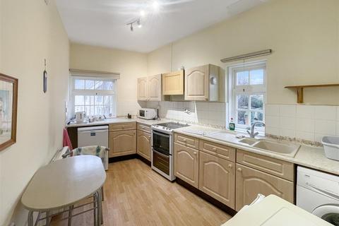 2 bedroom flat for sale, Cirencester
