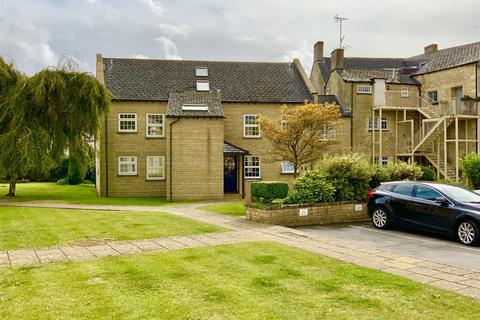 2 bedroom flat for sale, Cirencester