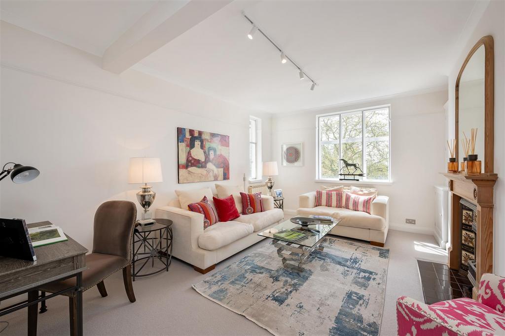 Paultons Square, Chelsea, SW3. 2 bed flat for sale £1,095,000