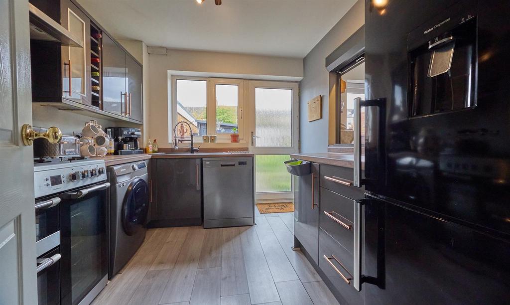 Refitted kitchen to rear