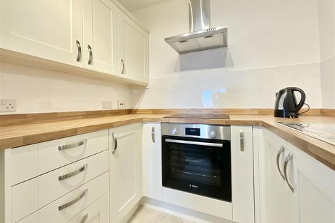 1 bedroom flat for sale, Ashcroft Gardens, Cirencester