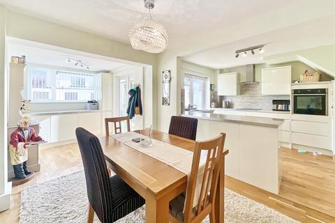 3 bedroom end of terrace house for sale, Broadway Lane, South Cerney, Cirencester