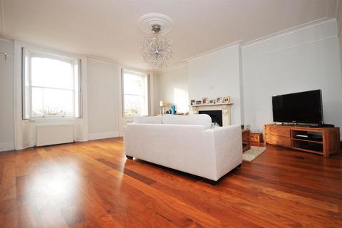 3 bedroom flat to rent, Portland Terrace, Richmond