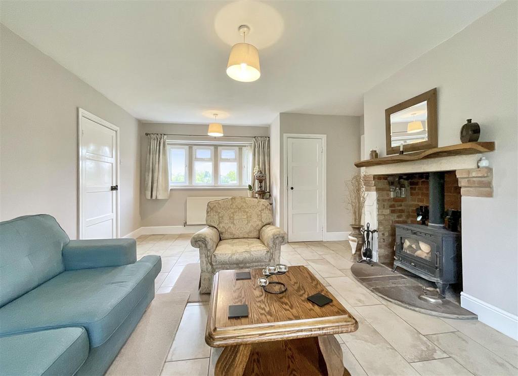 Victory Row, Coates, Cirencester 3 bed semidetached house for sale £