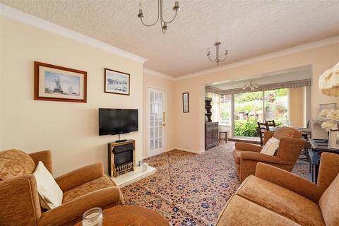 2 bedroom detached bungalow for sale, Holmesdale Close, Dronfield