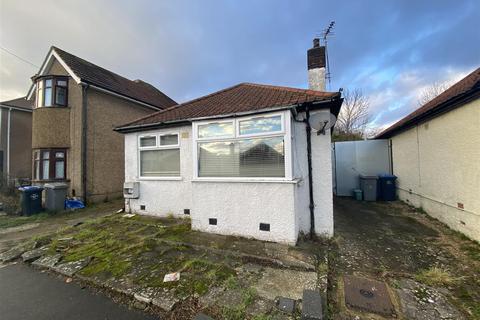 2 bedroom detached bungalow for sale, Eton Avenue, Sudbury Town