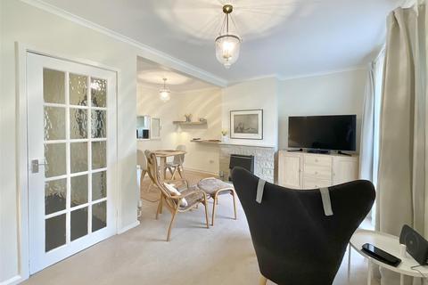 14 Blake Road, Cirencester, GL7 2EG